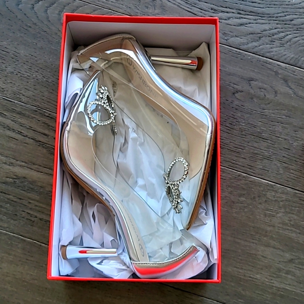 NWT wishbone heels